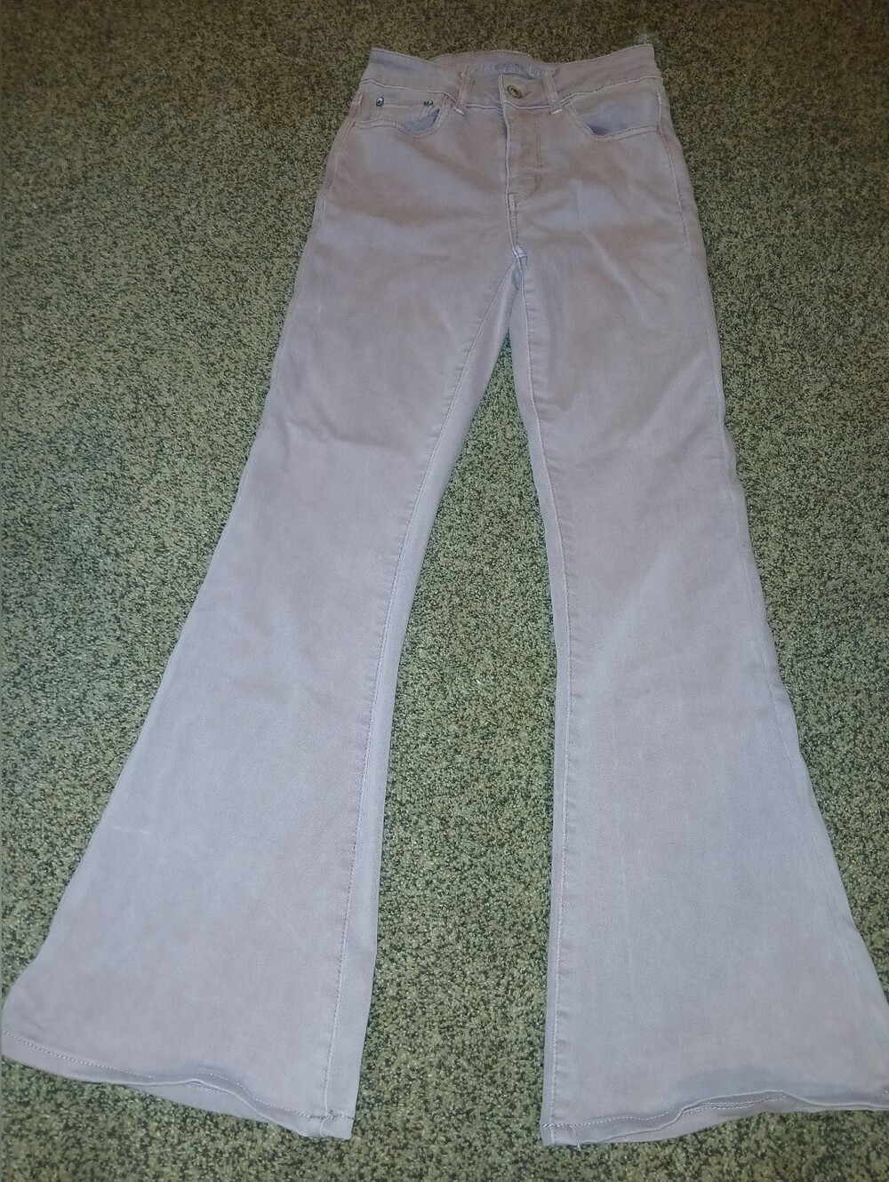 Women’s American Eagle Super Hi-Rise  Flare Jeans in Dusty Pink-00 Short